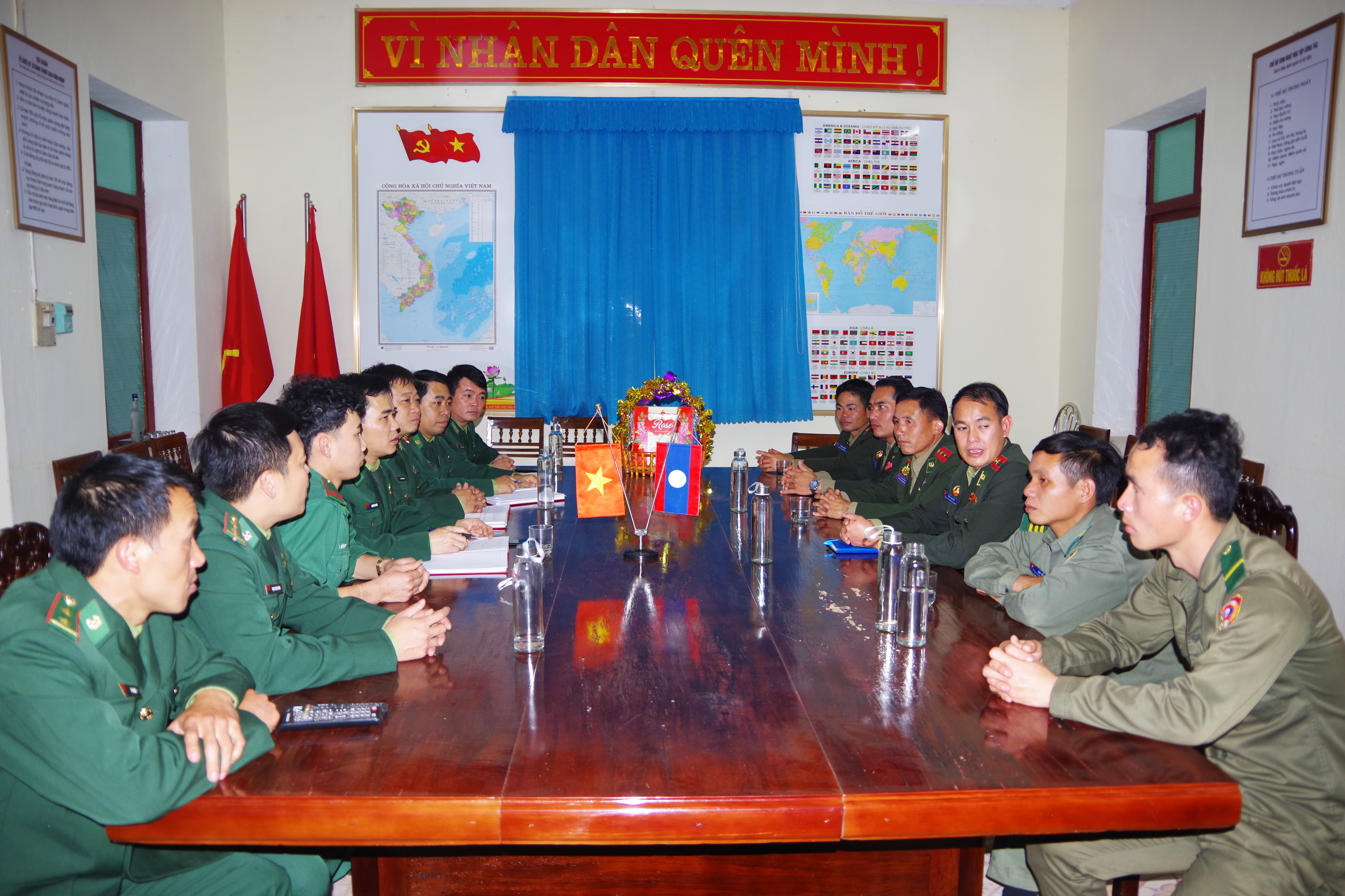 Đại đội Biên phòng 217 (tỉnh Hủa Phăn, Lào) chúc Tết nguyên đán Canh Tý 2020 các Đồn Biên phòng Nghệ An